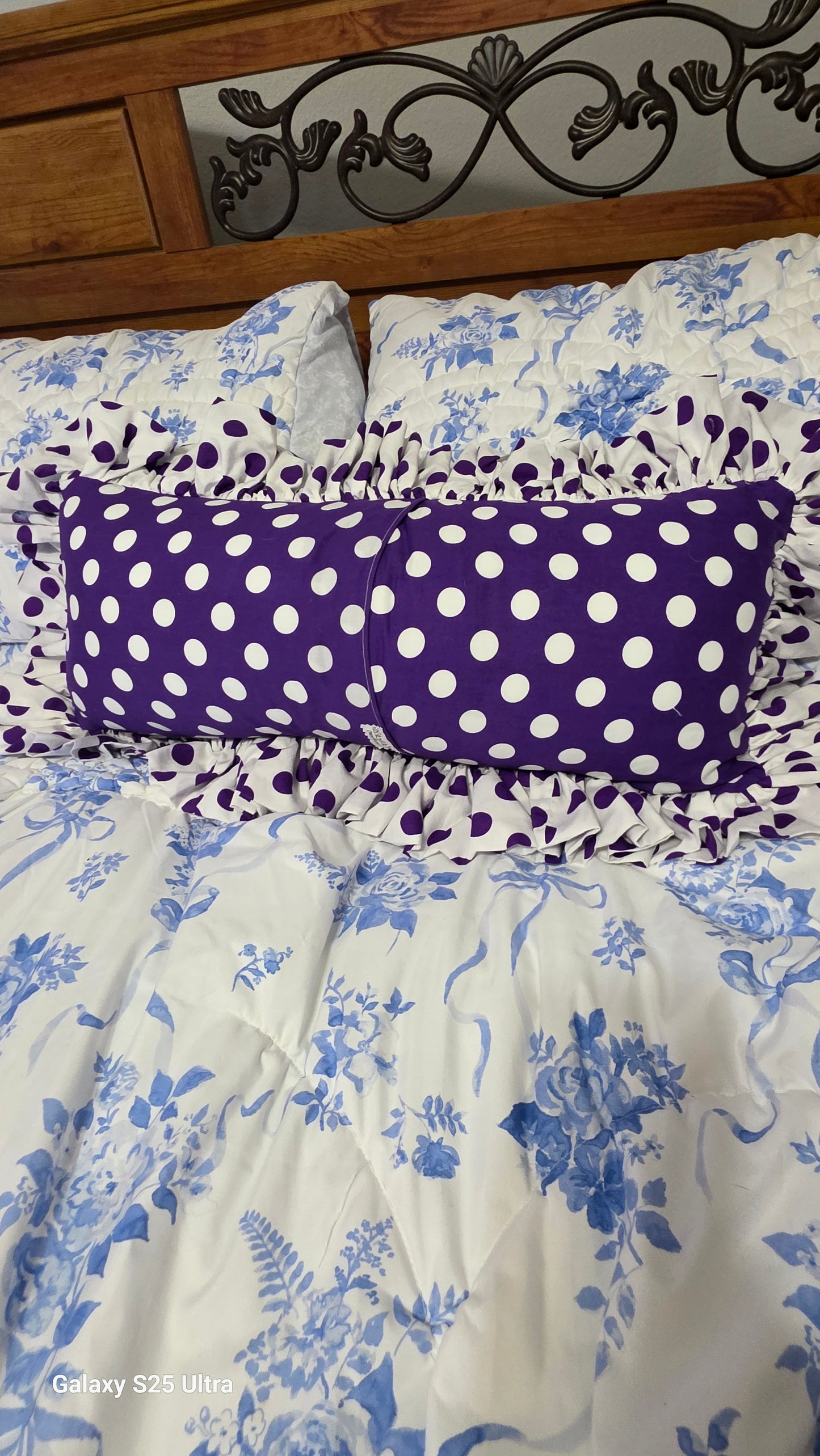 Set Purple and White Polka Dots Throw Pillows