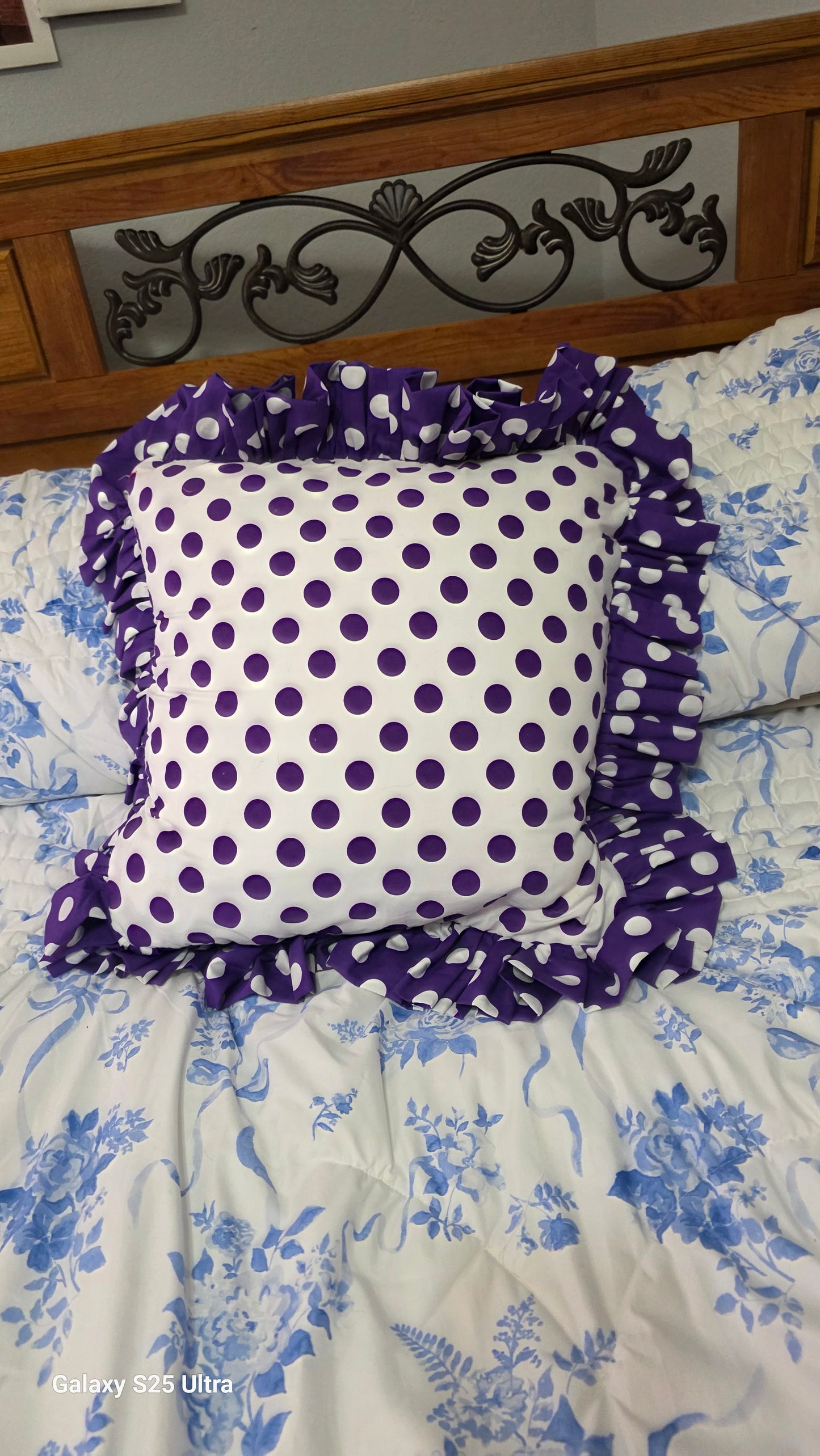 Set Purple and White Polka Dots Throw Pillows
